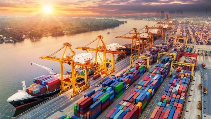تجارت خارجی در جریان است؛ ترخیص کالاهای ضروری بدون وقفه انجام میشود